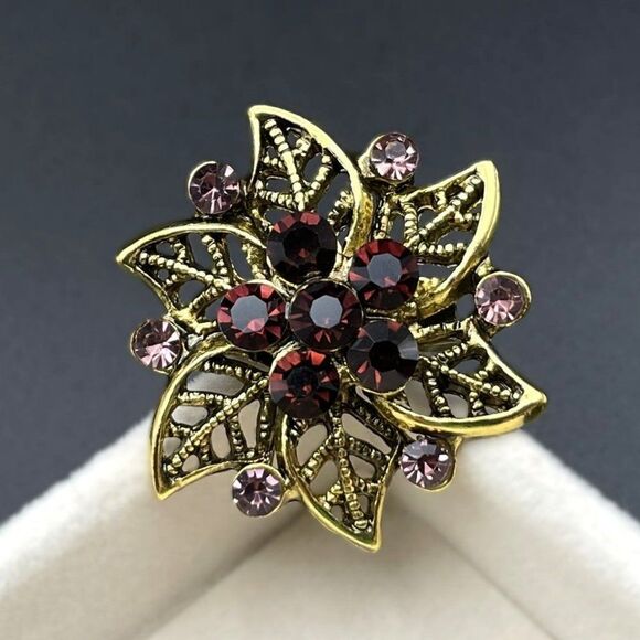 Yellow Gold with Light and Dark Purple Amethyst Crystal Flower Pin Back Brooch - Picture 2 of 7